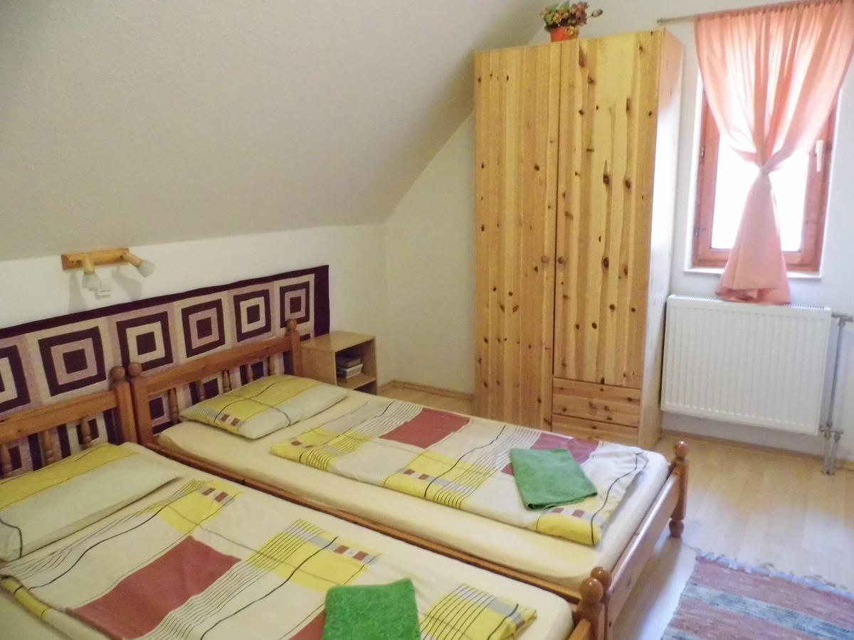 Bakonyi Apartmanhaz Eplény Exteriör bild